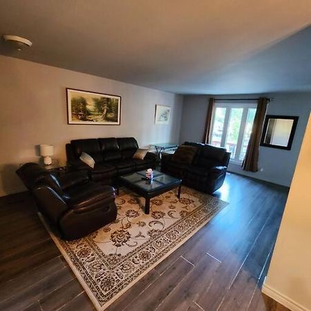 Entire 3 Bedroom House In Elliot Lake Kültér fotó