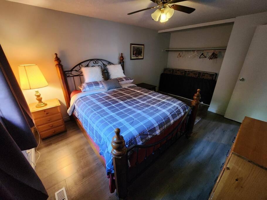 Entire 3 Bedroom House In Elliot Lake Kültér fotó