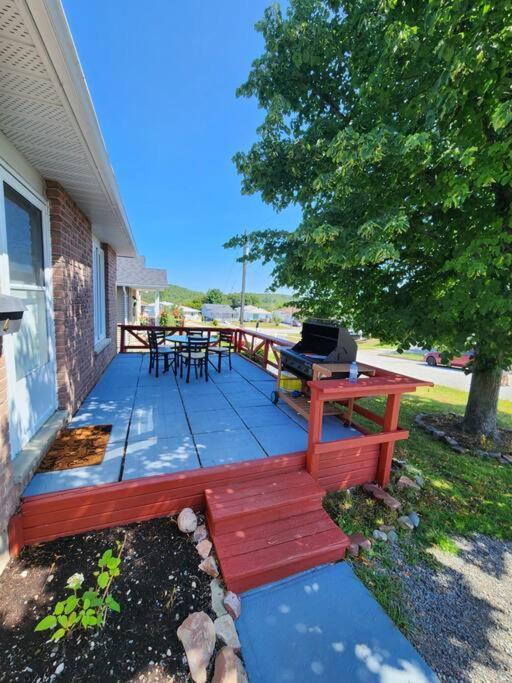 Entire 3 Bedroom House In Elliot Lake Kültér fotó